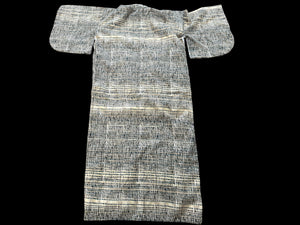Vintage 1960's Japanese kimono, silk with cotton lining, geometric blue pattern ona cream background. Near mint condition.