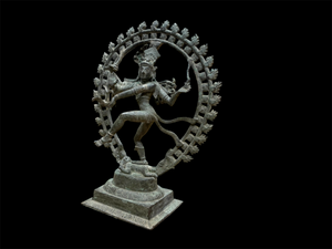 Vintage bronze midsize statue of Lord Shiva Nataraj. Gujarat, early to mid 20th century. Measurements: height 34 cm, width 26.5, depth 11.5 cm, weight 3.85 kg