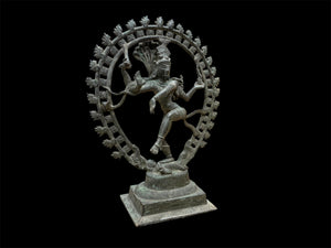 Vintage bronze midsize statue of Lord Shiva Nataraj. Gujarat, early to mid 20th century. Measurements: height 34 cm, width 26.5, depth 11.5 cm, weight 3.85 kg