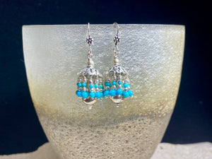Tassel or umbrella earrings. Sterling silver, lapis lazuli and turquoise. Height 4.5 cm including hook