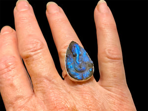 Hand carved labradorite ring with excellent fire featuring Ganesh. Sterling silver. A high quality stone with excellent colour. Stone 3 cm. Size 6.5