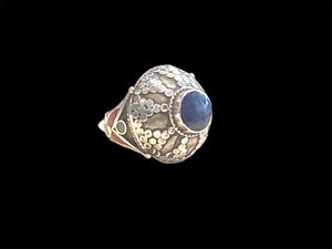 Dome shaped ring features Afghan lapis, turquoise and coral. Sterling silver. Afghanistan. Measurements: face 2.3 cm diameter, Sizing: 18.25 mm | Size 8