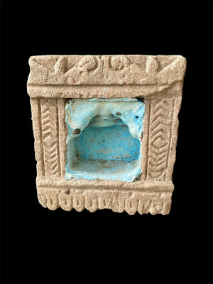 Antique Indian hand carved stone temple wall niche. Pink sandstone and layered turquoise blue paint. Rajasthan, India. 19th C. H 24 cm, D 11 cm, W 22 cm