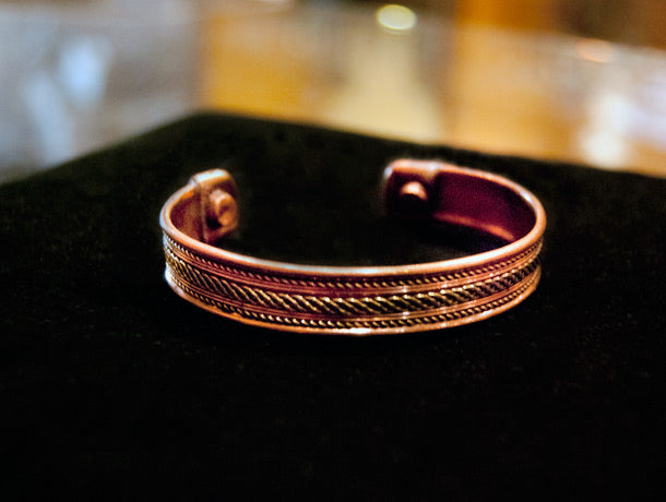Men's cuff bracelets. in solid copper. Simple, elegant and expensive looking. These high quality, handmade bracelet cuffs come in several beautiful designs