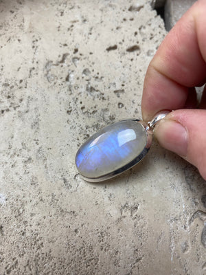 Stunning large rainbow moonstone pendant in sterling silver, 4.2 cm length