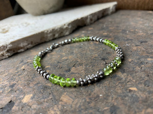 Peridot and silver bead bracelet