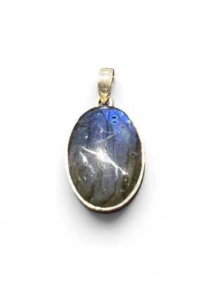Large oval labradorite pendant set in sterling silver with a generous bail. A high set stone with excellent colour. Height 4.2 cm, width 2.3 cm, height 1 cm