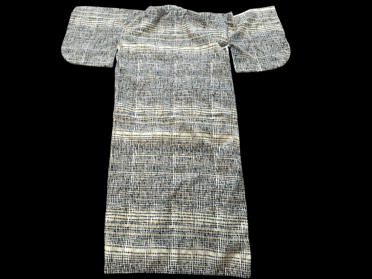 Vintage 1960's Japanese kimono, silk with cotton lining, geometric blue pattern ona cream background. Near mint condition.