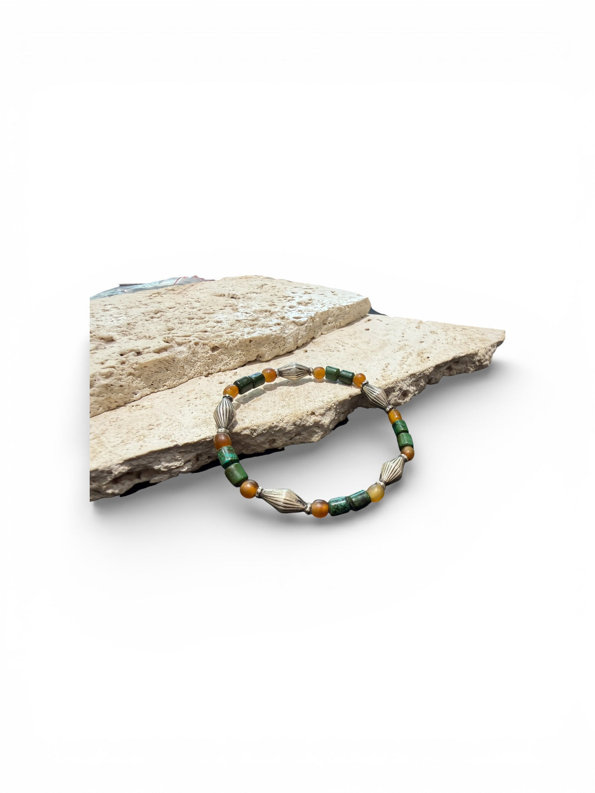 Chrysocolla, vintage Indian silver and buffalo horn beads. Strung on sturdy elastic cord for a seamless look. Unisex bracelet, length 18.4 cm, size 17cm.