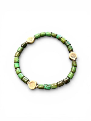 Chrysocolla and vintage Indian silver. Strung on stretchy elastic for a seamless look. This is a unisex bracelet, length 19 cm, size 18 cm.