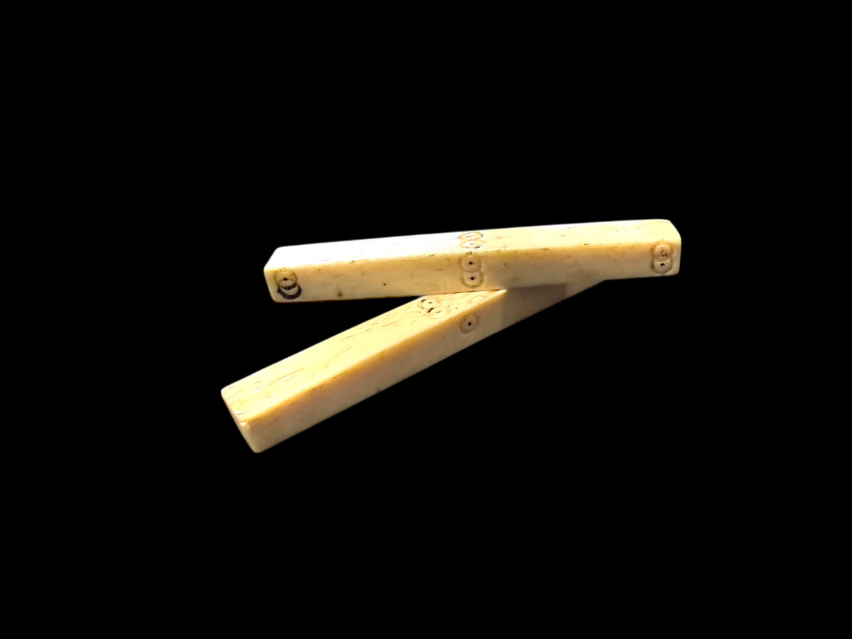 Pair of vintage stick Mah Jong dice, hand carved from deer antler. Northern Vietnam. Measurements: length approximately 7 cm, 6 mm x 8 mm