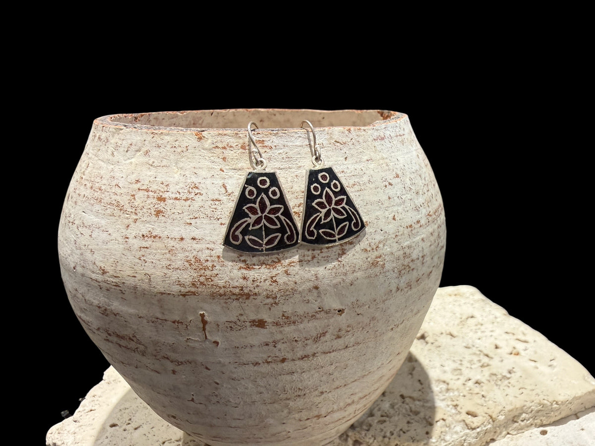 Enamel dangle earrings in shades of light/dark bronze and black/brown over sterling silver. Lightweight and easy to wear, sterling silver hooks. Length
3.2 cm including hook