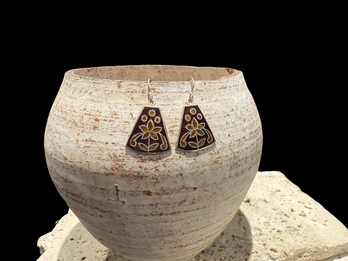 Enamel dangle earrings in shades of light/dark bronze and black/brown over sterling silver. Lightweight and easy to wear, sterling silver hooks. Length
3.2 cm including hook