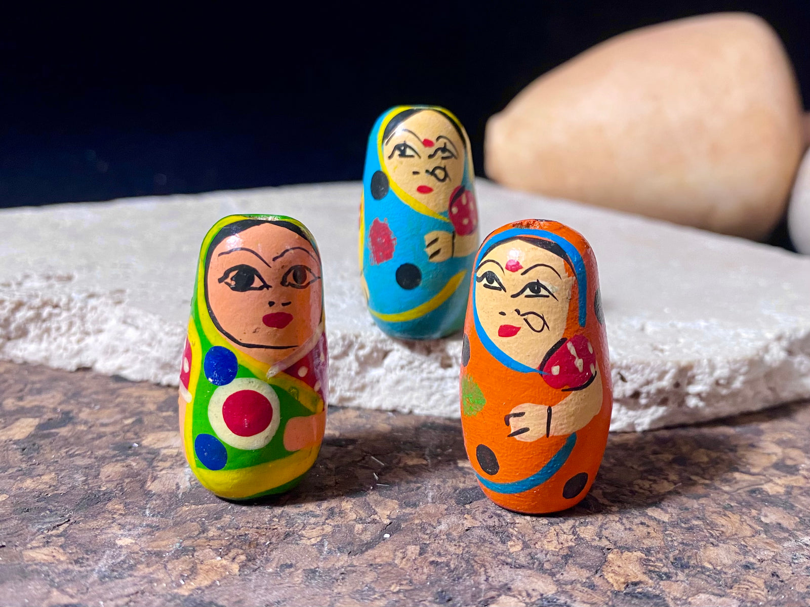 Novelty beads perfect for beading projects or as little doll statues. Made from lightweight wood and hand painted in the style of babushka dolls but with an Indian twist, our wood beads are great gifts for kids. Light enough to be worn as earrings. Perfect for a jewellery project. Height 2.6 cm, width 1.5 cm