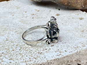 Sterling silver Ganesh ring. beautifully detailed, this is a ring that can be worn by either men or women. Measurements: Ring face: 2 cm height Size: 19.5 mm| Size 9.75