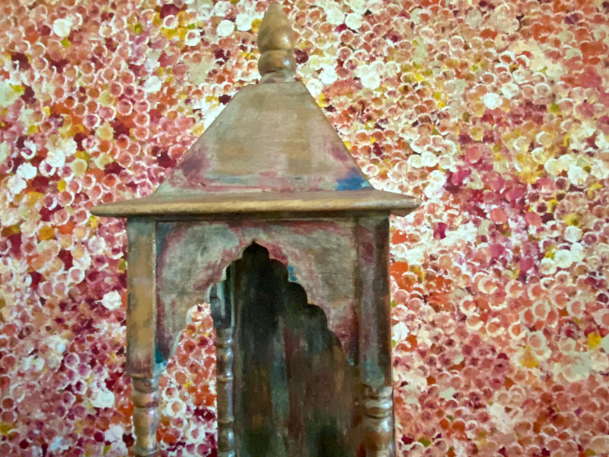 Solid timber shrine, nicho or display box, beautifully carved and finished on three sides with carved pillars, solid wood back, stepped up footing and peaked roof with finial. Most likely teak. Vintage, dating from the 1950-60s, southern India. Height 54 cm, depth 21 cm, width 23 cm