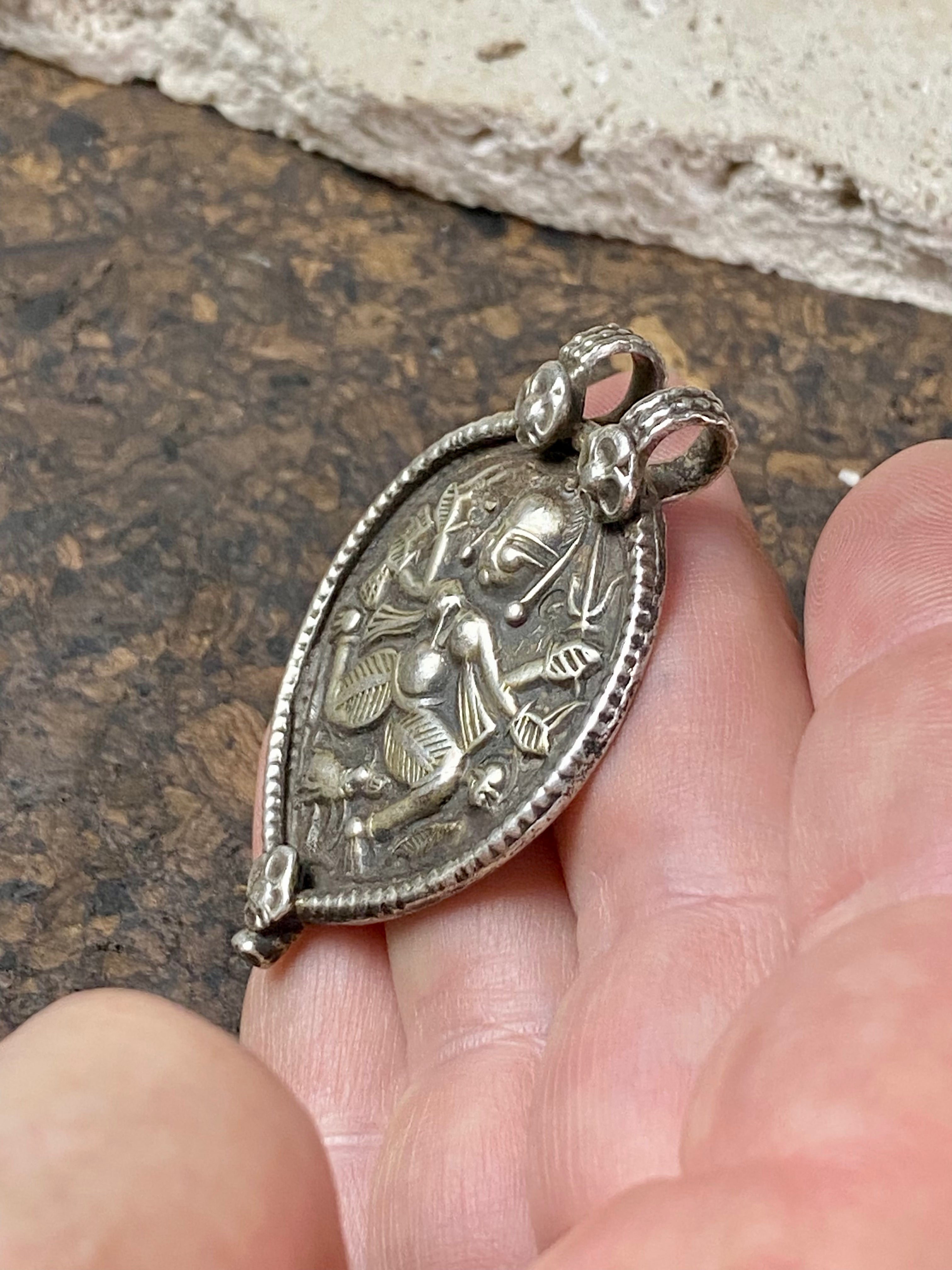 Kali pendant silver deals