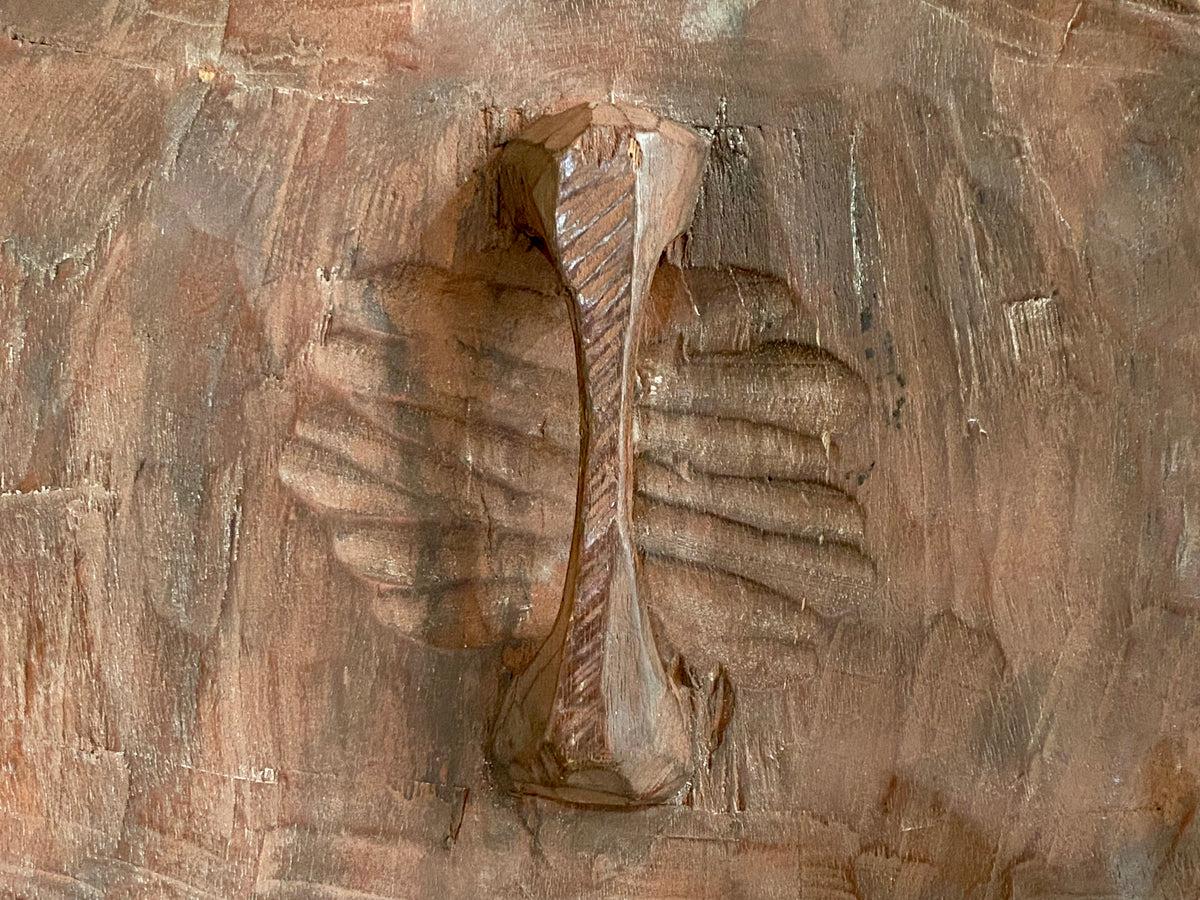 Round shield, Kuba people, vintage 1930's.  This shield features a patination of intersecting geometric lines and white pigment patina.  Measurements: diameter 42 cm, height approximately 6 cm