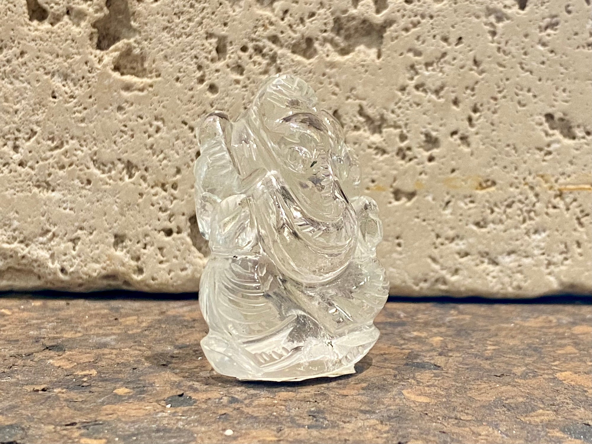 Carved rock crystal ganesh statue, height 4 cm