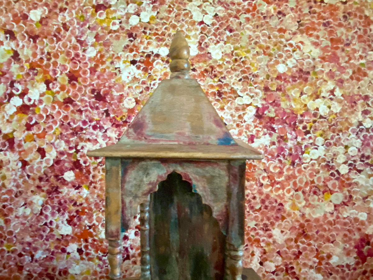 Solid timber shrine, nicho or display box, beautifully carved and finished on three sides with carved pillars, solid wood back, stepped up footing and peaked roof with finial. Most likely teak. Vintage, dating from the 1950-60s, southern India. Height 54 cm, depth 21 cm, width 23 cm