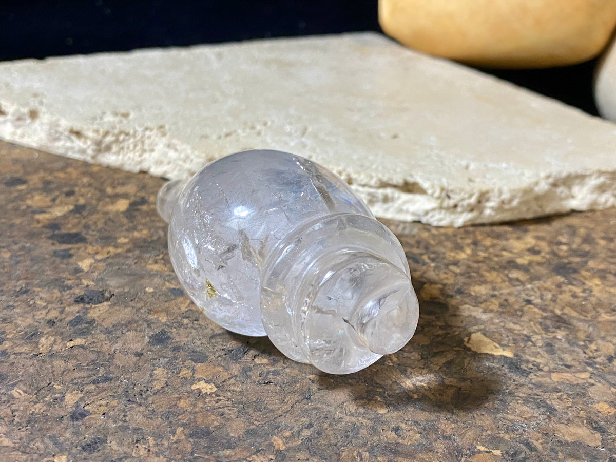Hand carved conch shell. This vintage piece is carved from a solid piece of Himalayan rock crystal (quartz). The conch shell is sacred to both Hindus and Buddhists. Hand carved in Nepal. Measurements: length 10 cm, width at widest point 4.5 cm