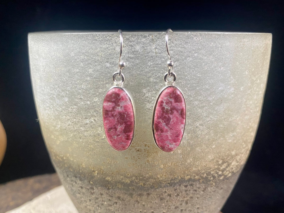 Thulite stone earrings. Our earringspairs feature perfectly matched stones set in sterling silver bezels. Finished with sterling silver hooks.