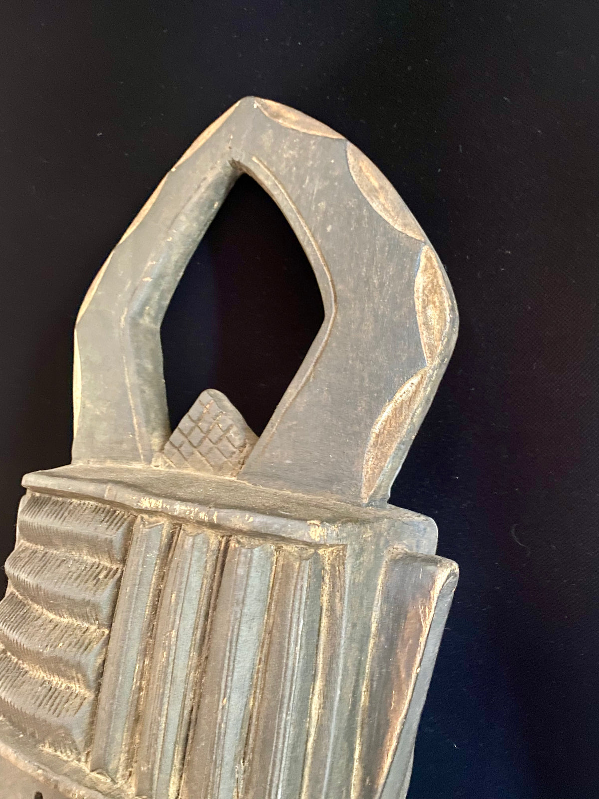 Landai mask. Toma people, Guinea, west Africa. Mid to late 20th Century. Used by the men's Poro society to initiate boys into manhood. Condition: very good. This mask dates to the mid to late 20th century. Measurements: height 83 cm, width 30 cm, depth 12 cm.