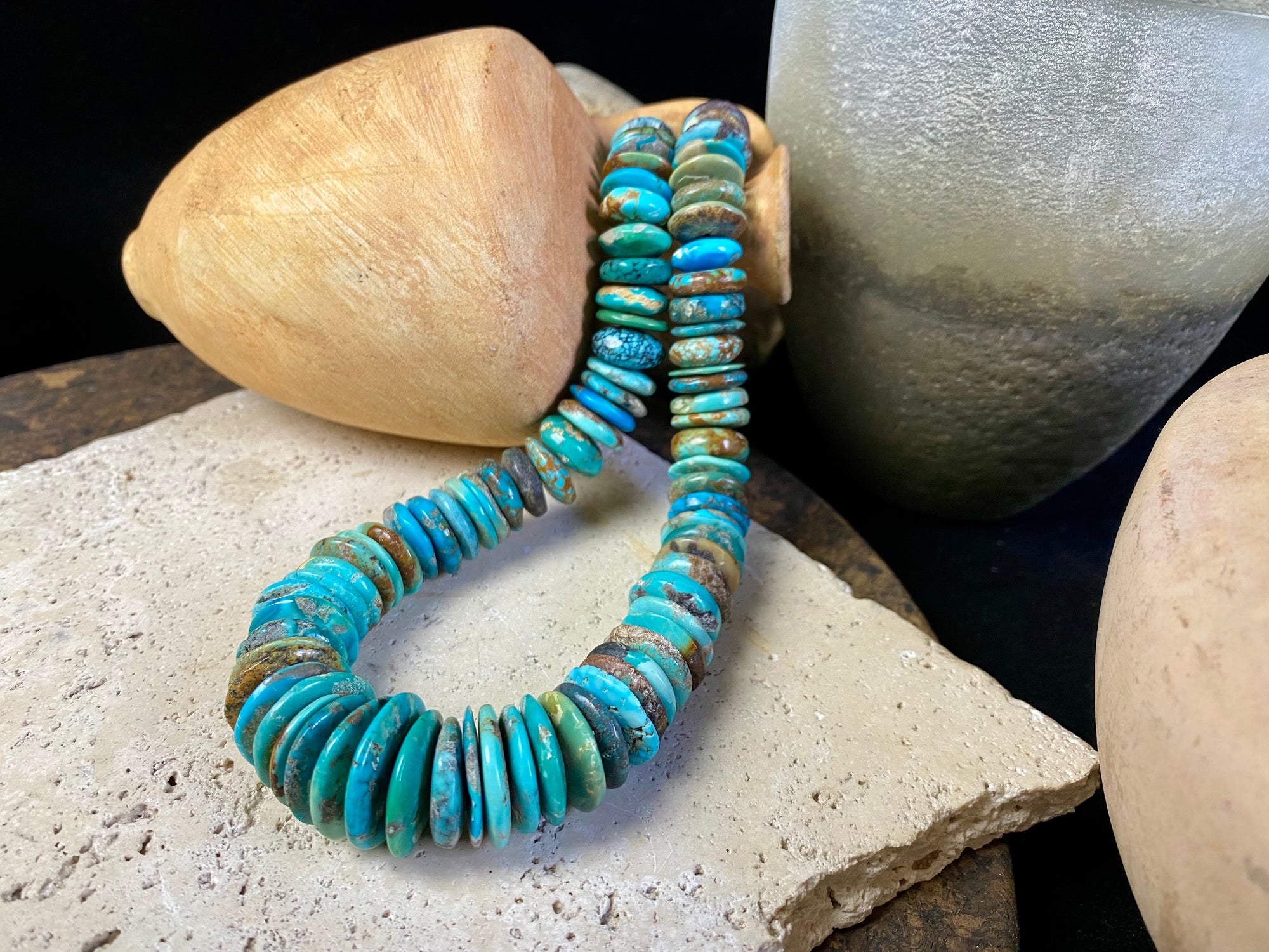 Stunning bright blue Arizona turquoise necklace featuring graduated disks of Arizona turquoise finished with sterling silver. Length 47.5 cm