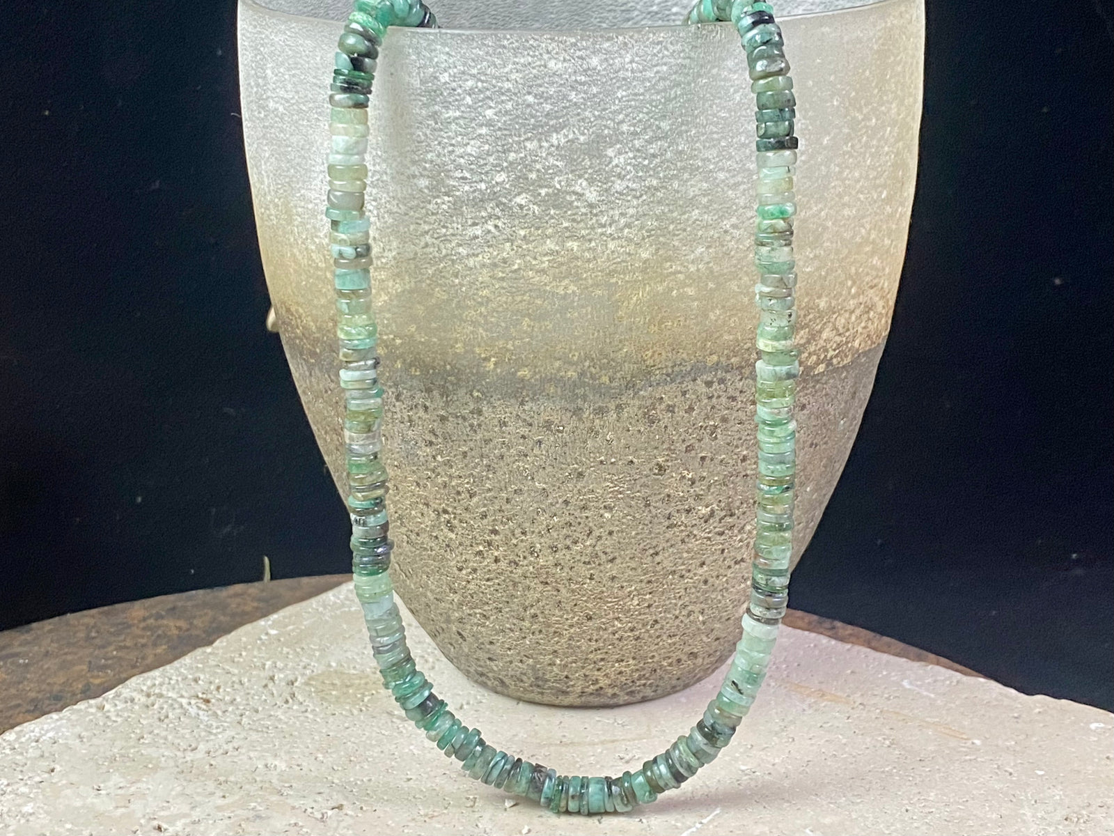 Heshi cut natural emerald necklace features sterling silver findings and a hook clasp.  These colour graduated emeralds are of every imaginable shade of green, ranging from pale to dark, from clear to cloudy. Length 45 cm