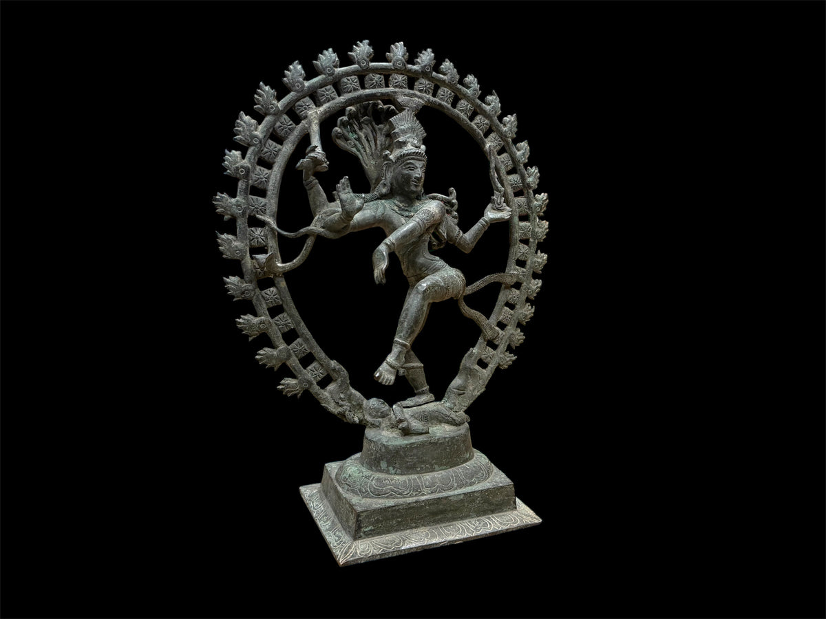 Vintage bronze midsize statue of Lord Shiva Nataraj. Gujarat, early to mid 20th century. Measurements: height 34 cm, width 26.5, depth 11.5 cm, weight 3.85 kg