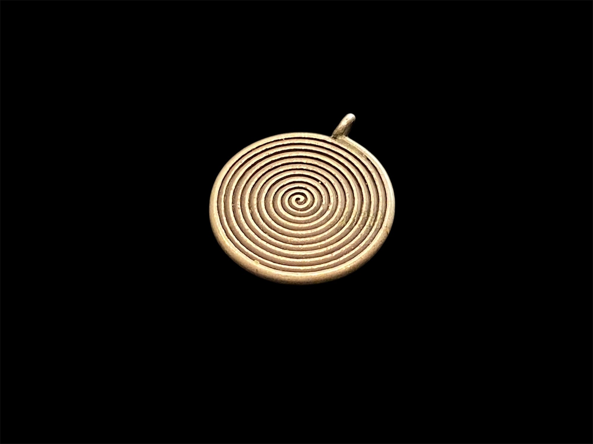 Karen hill tribe spiral silver pendant or centrepiece bead. 95% pure silver. 2.7x 2.3 cm