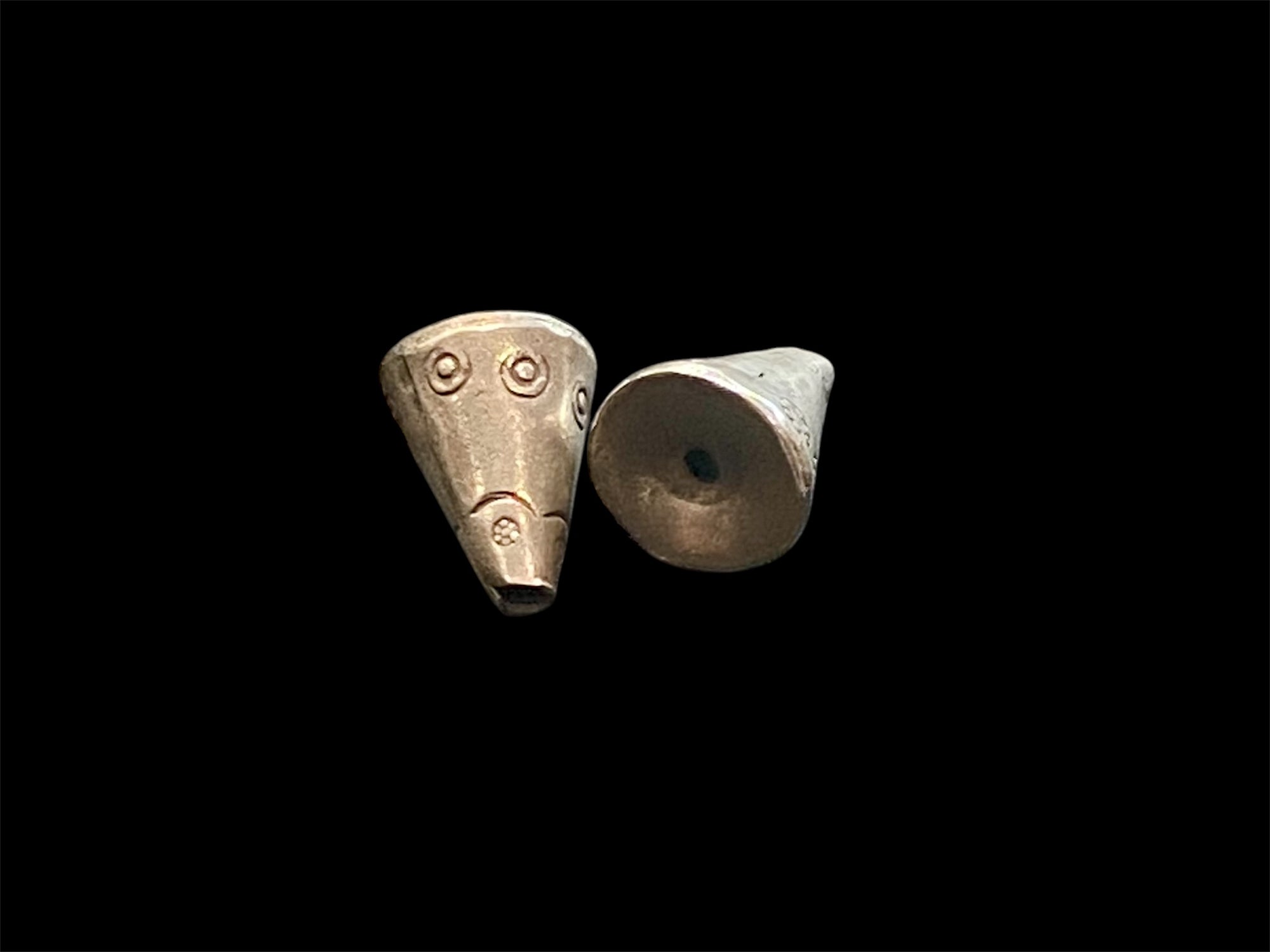 Cone shaped beads. Karen hill tribe silver, 95% pure. Diameter at widest point 1.3 cm