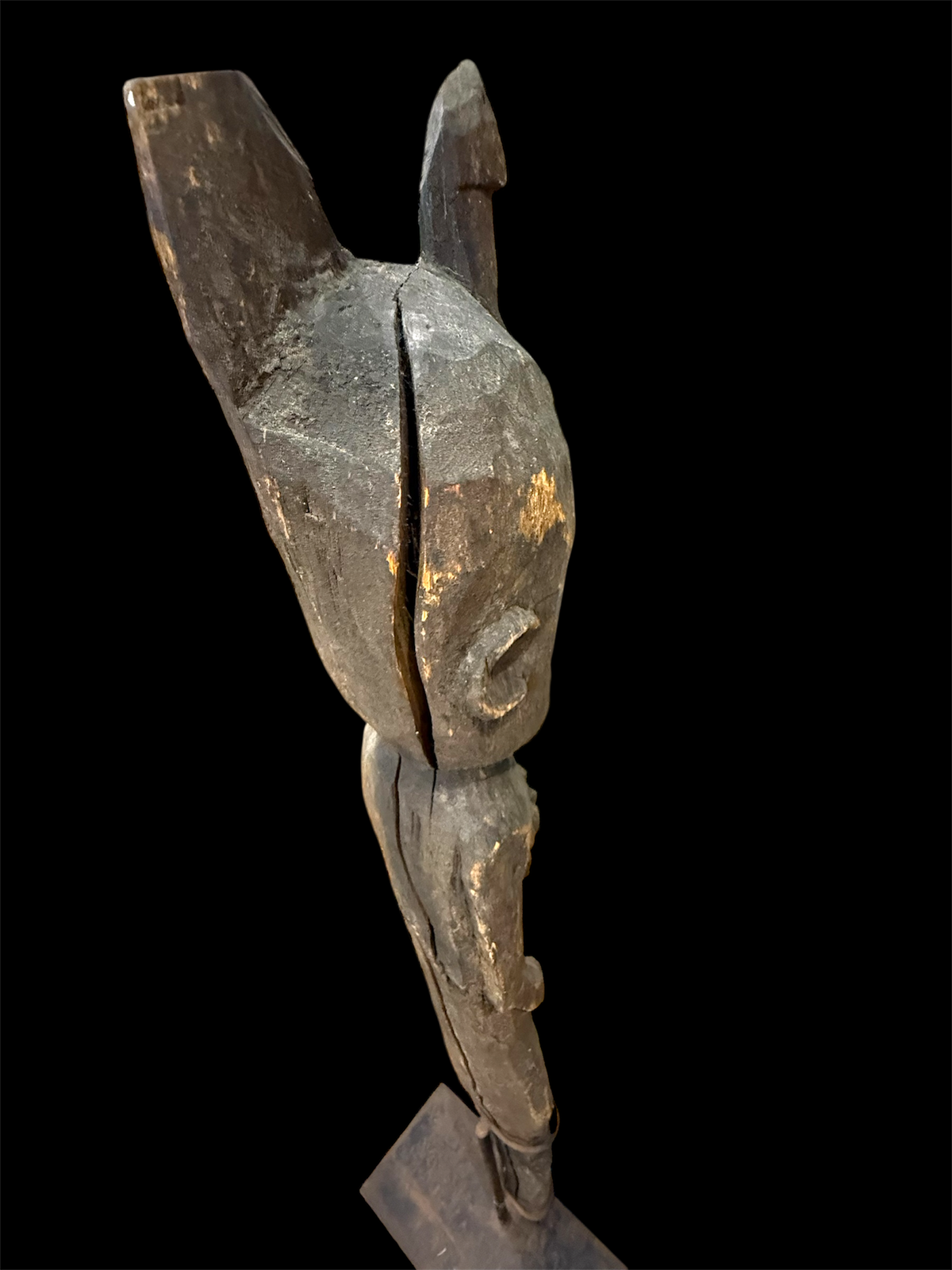 Old and rare large Konso Waaga figure and grave marker. Early 20th century or earlier. From Ethiopia. Height 128 cm, width 13 cm, depth 13 cm