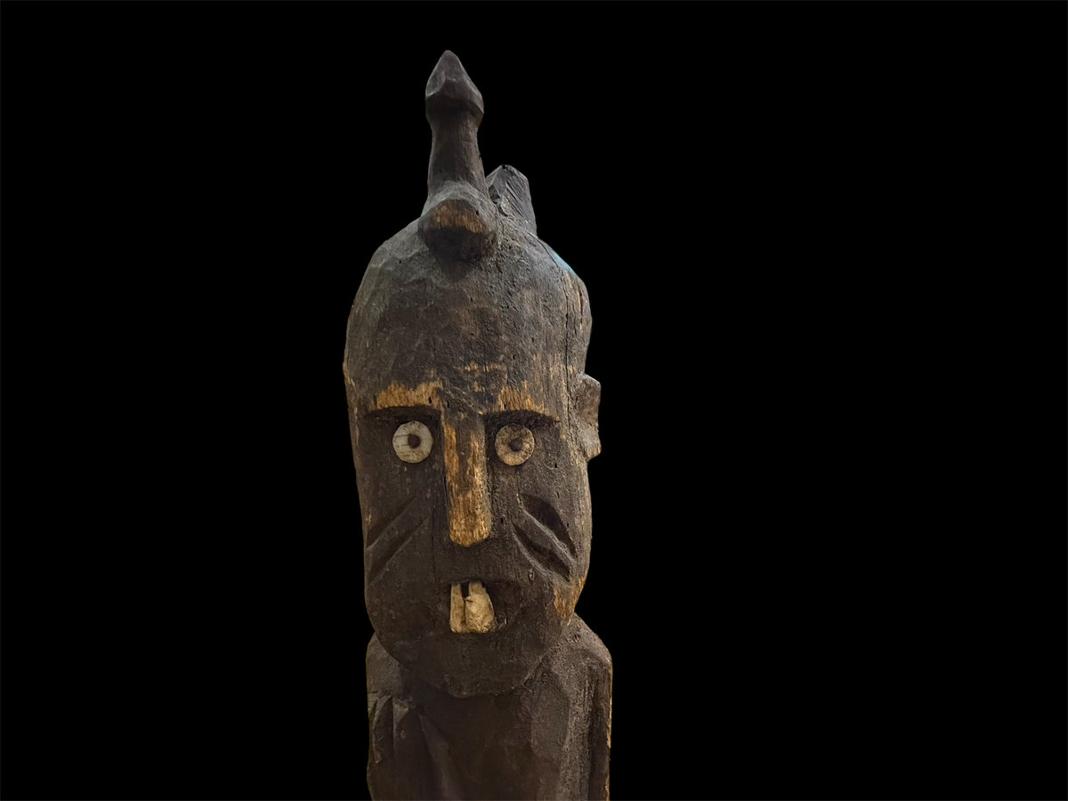 Old and rare large Konso Waaga figure and grave marker. Early 20th century or earlier. From Ethiopia. Height 128 cm, width 13 cm, depth 13 cm