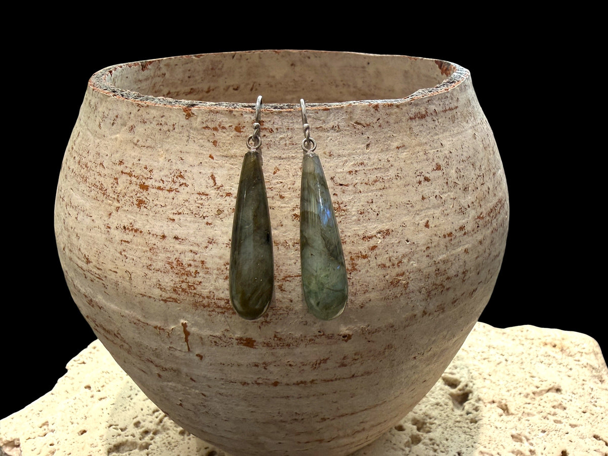 Elegant long drop labradorite earrings, crafted from top drilled labradorite stones. Sterling silver hooks complete the look. Length 4.6 cm