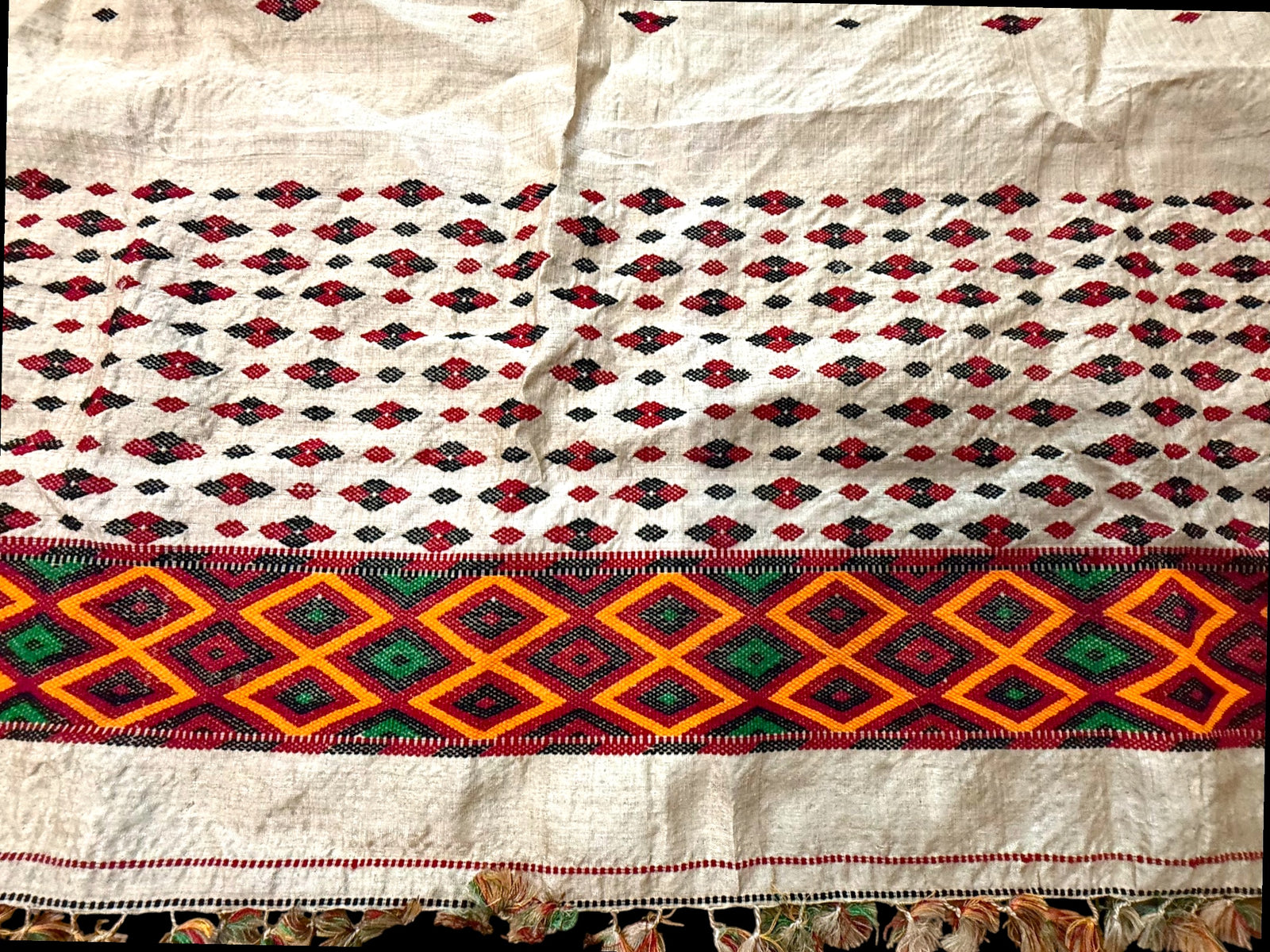 Vintage rare and exceptional hand loomed vintage muga silk shawl, or mekhela. Sualkuchi Village, Assam, northeast India, in 2002. Width 98 cm x length 188 cm

