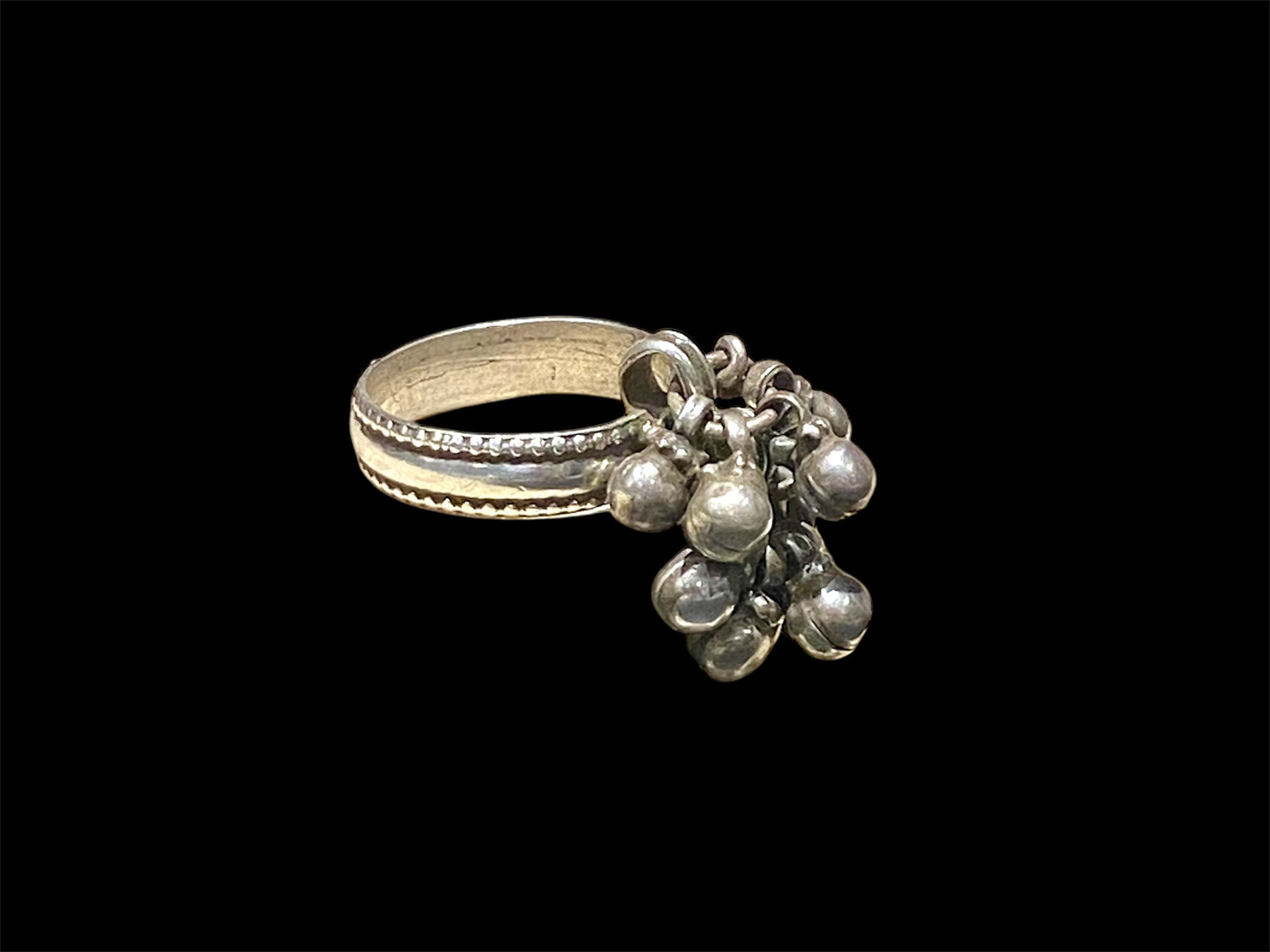 Vintage silver tribal ring, Rabari people India, Sindh region. High grade silver, early to mid 20th century. 18.5 mm inside diameter, US size 8.25, No 19