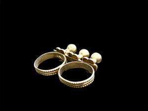 Rare double ring, Rabari, Gujarat region. High grade silver, early 20th century. A  very comfortable piece of jewellery, can be worn on the first two or second two fingers of the hand. Measurements: both rings approx 19 mm inside diameter, US size 9, No 20