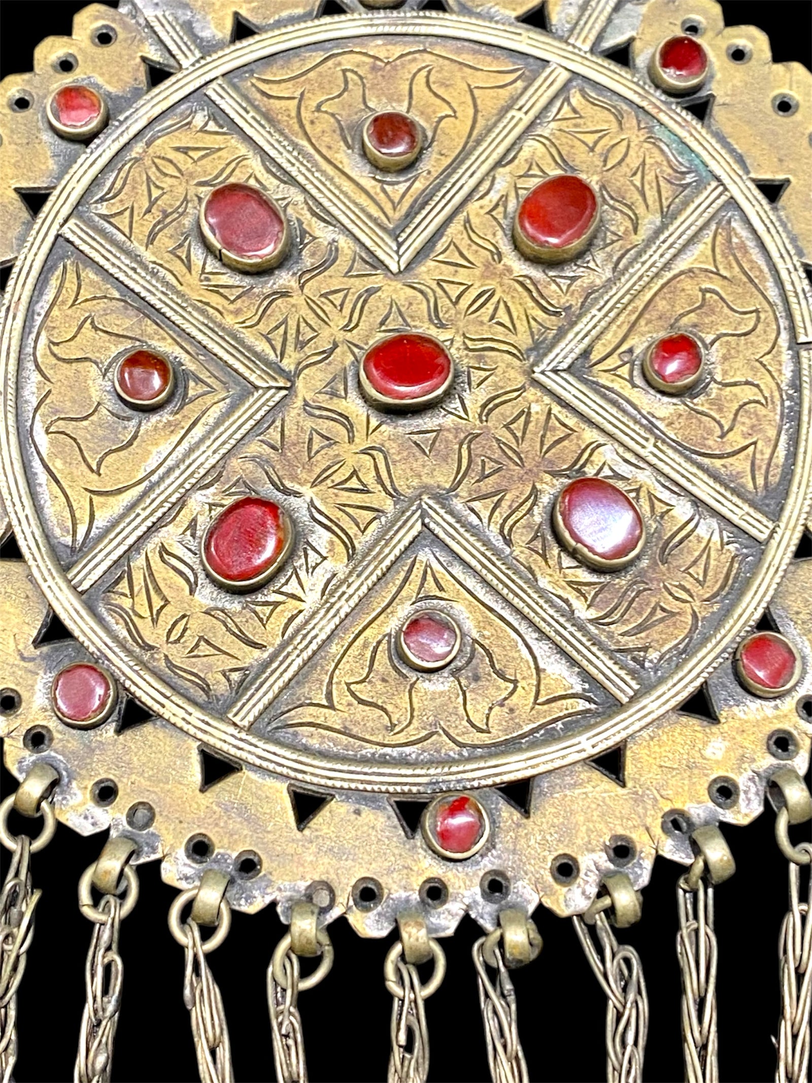 Large round shaped ornament (gonzuk). Tekke Turkoman, early 20th century. Height 23.5 cm