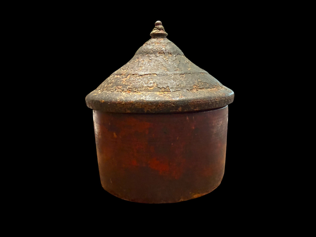 Large red lacquered tikka pot. Early 1900s. A distinctive piece with dark coloured lid. 13 cm diameter, 16 cm tall