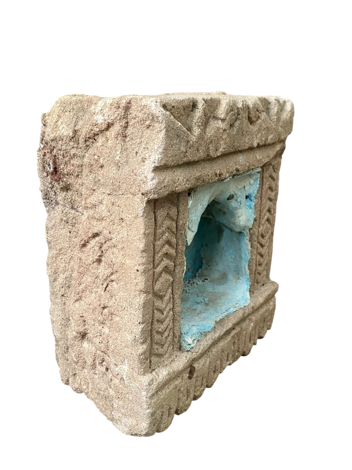 Antique Indian hand carved stone temple wall niche. Pink sandstone and layered turquoise blue paint. Rajasthan, India. 19th C. H 24 cm, D 11 cm, W 22 cm
