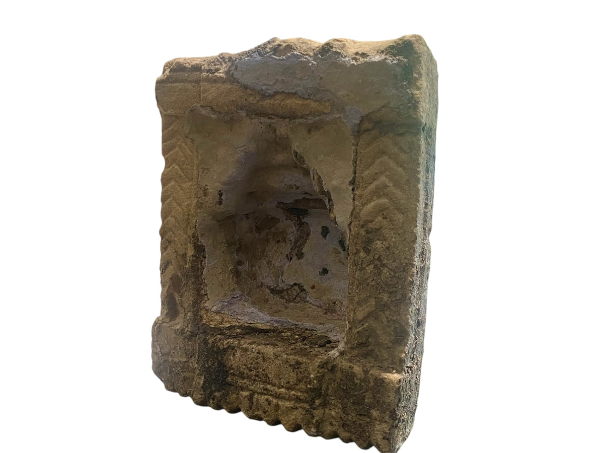 Antique Indian hand carved stone temple wall niche. Sandstone and layered lilac paint. Rajasthan, India. 19th C. H 21 cm, D 8.5 cm, W 18 cm
