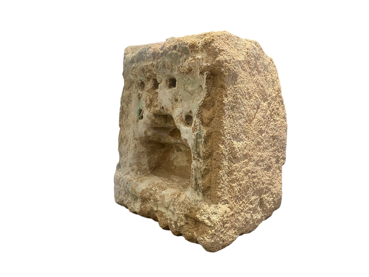 Antique Indian hand carved stone temple wall niche. Pink sandstone and layered lilac blue paint. Rajasthan, India. 19th C. H 23 cm, D 15 cm, W 19 cm
