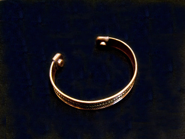 Men's cuff bracelets. in solid copper. Simple, elegant and expensive looking. These high quality, handmade bracelet cuffs come in several beautiful designs