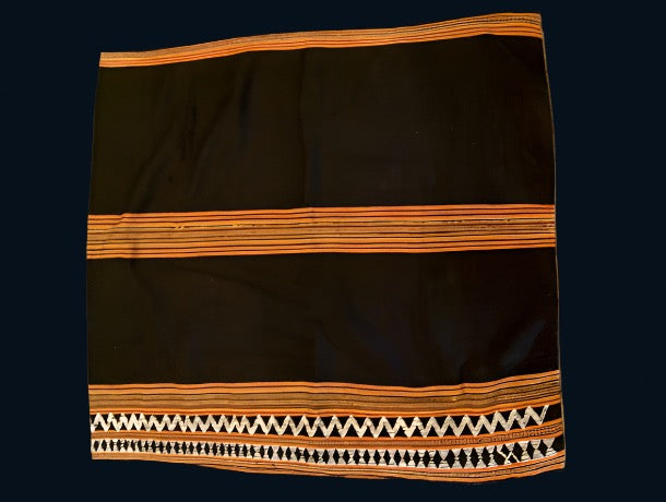 Vietnamese tribal cloth or tribal clothing for women, a rare beaded vintage tube skirt from the Co Tu people of central Vietnam also called Kotu people. Hand loomed on a foot braced back strap loom. Measurements: 62 cm length x 140 cm total width doubled and sewn into a tube 70 cm wide.