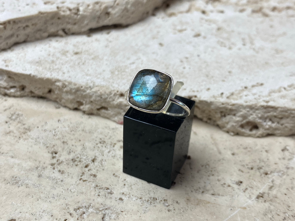 Labradorite square gemstone ring set in simple sterling silver. Stone 1 x 1 cm