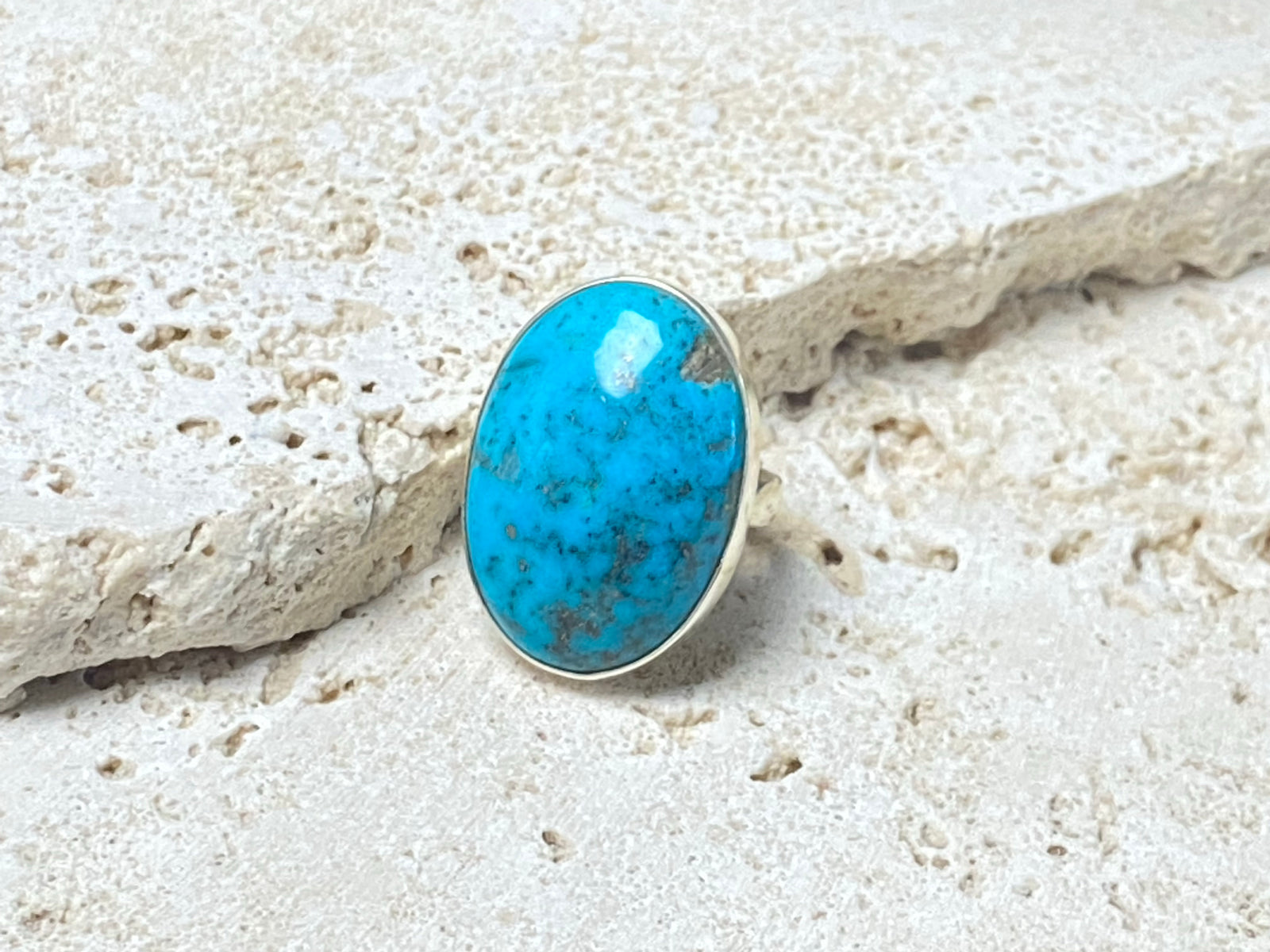 Arizona turquoise and sterling silver ring, size 8, 3cm x 2.2 cm 