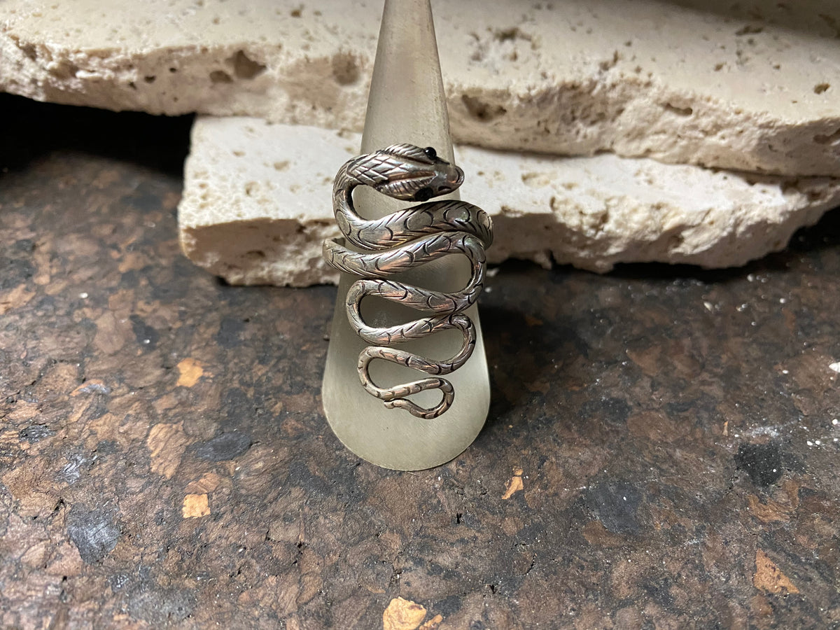 Sterling silver snake ring. Suitable worn as men's jewellery or women's jewellery. Handmade in Nepal