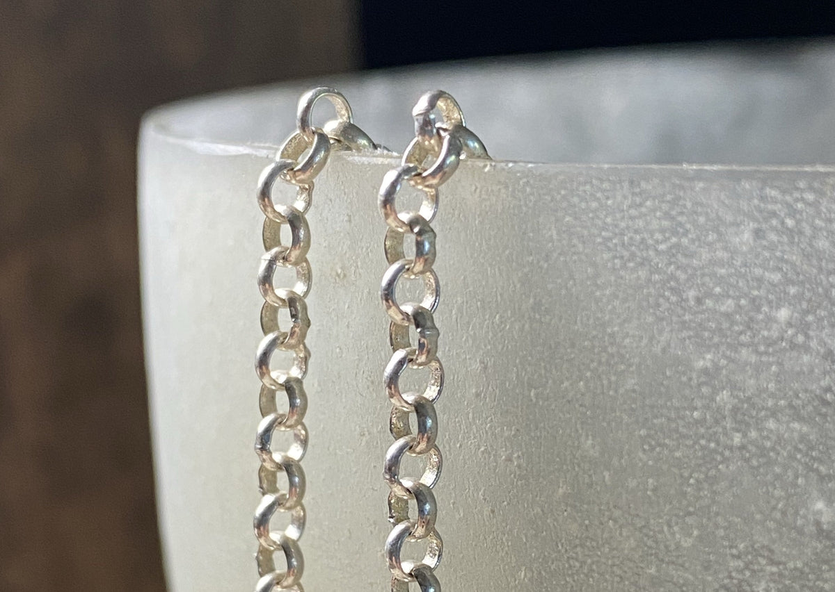 Belcher chain with round links. Sterling silver. Ring clasp