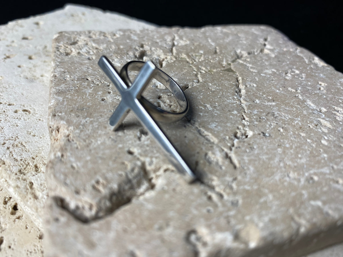 Sterling silver cross ring.